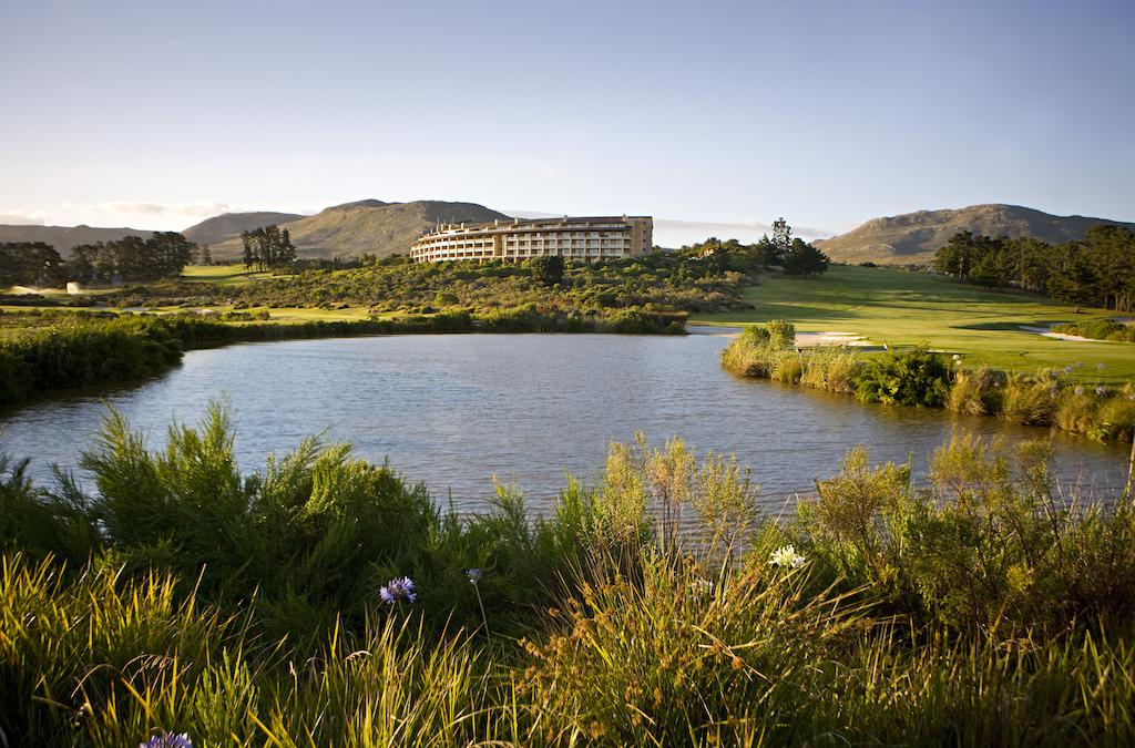 Arabella par-3 17th across the Bot River lagoon, Whale Coast
