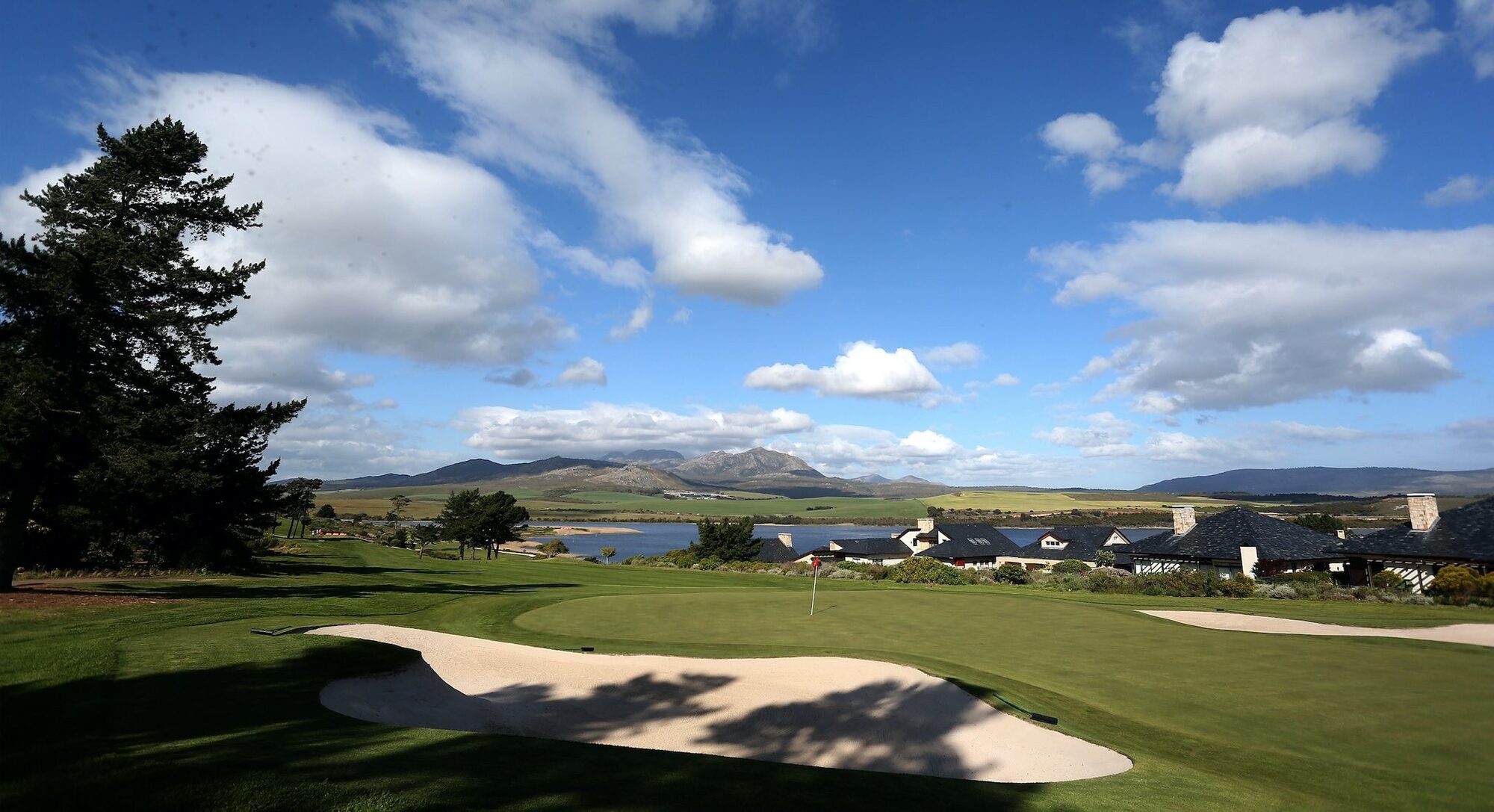 Arabella's lagoon-side par-3 17th