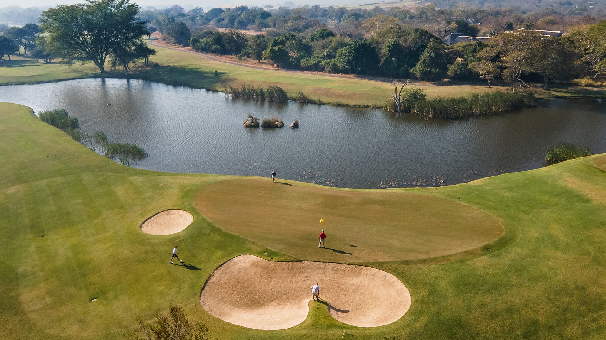 What is a golf safari — golf and wildlife in one African journey
